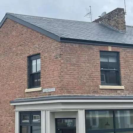 Old Yarn - Close To Walls Appartement