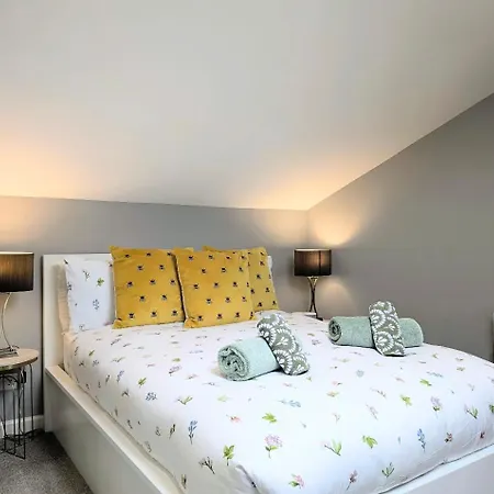 Old Yarn - Close To Walls Appartement York