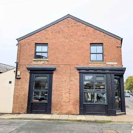 Old Yarn - Close To Walls